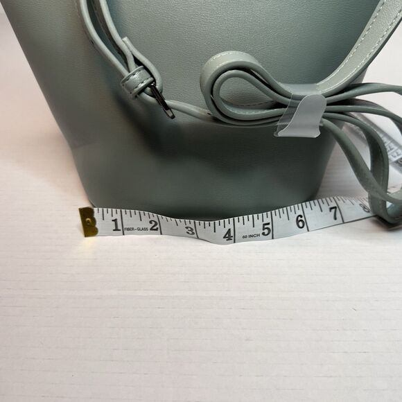 A New Day Spring Green Faux Leather 10” Multi Pocket Strapped Bucket Purse NWOT - Picture 13 of 15